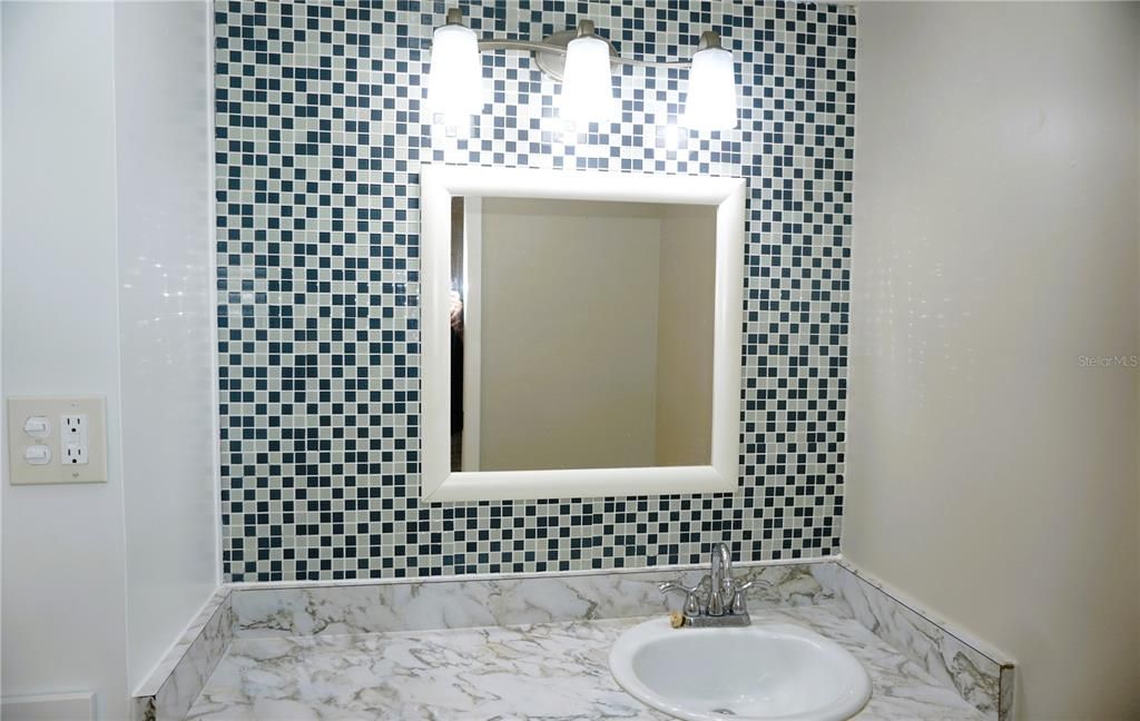 For Sale: $94,900 (1 beds, 1 baths, 600 Square Feet)