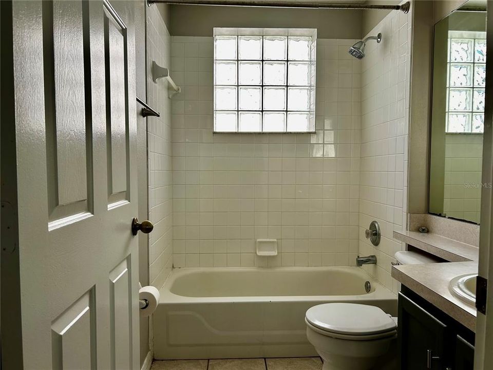 En Venta: $360,000 (3 camas, 2 baños, 1263 Pies cuadrados)
