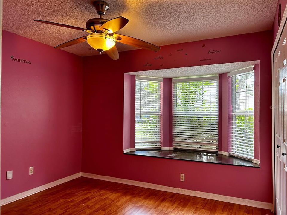 En Venta: $360,000 (3 camas, 2 baños, 1263 Pies cuadrados)