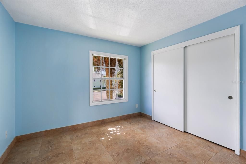 For Rent: $2,800 (2 beds, 1 baths, 720 Square Feet)