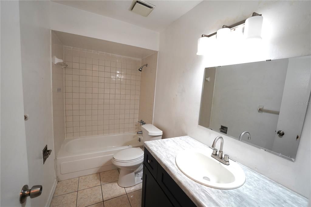 En Venta: $279,000 (2 camas, 2 baños, 1000 Pies cuadrados)