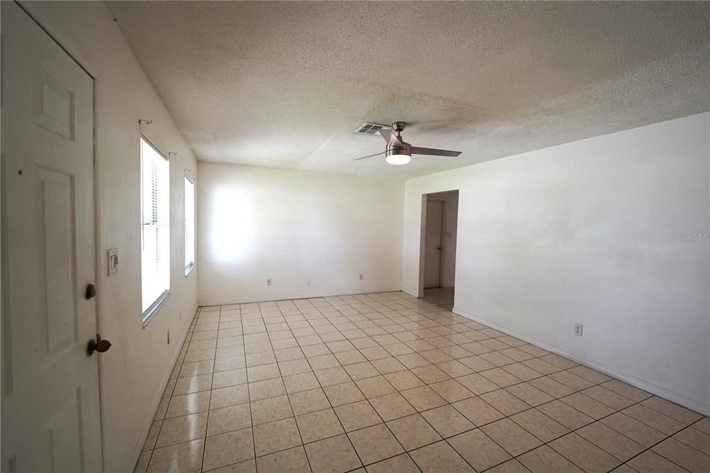 En Venta: $279,000 (2 camas, 2 baños, 1000 Pies cuadrados)