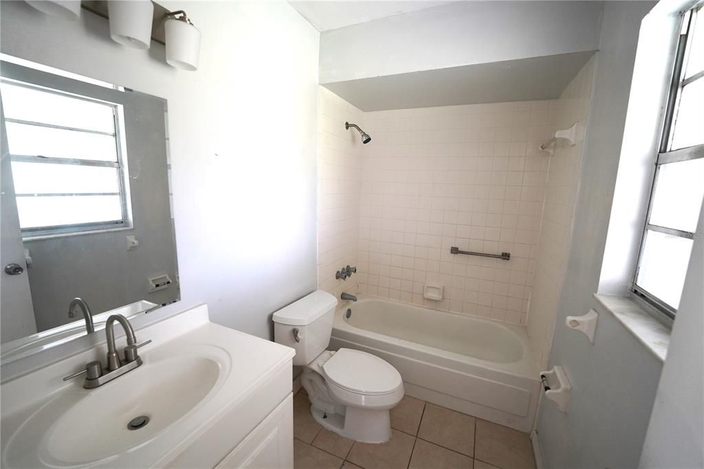 En Venta: $279,000 (2 camas, 2 baños, 1000 Pies cuadrados)