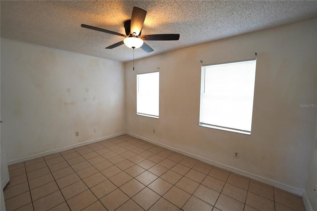 En Venta: $279,000 (2 camas, 2 baños, 1000 Pies cuadrados)