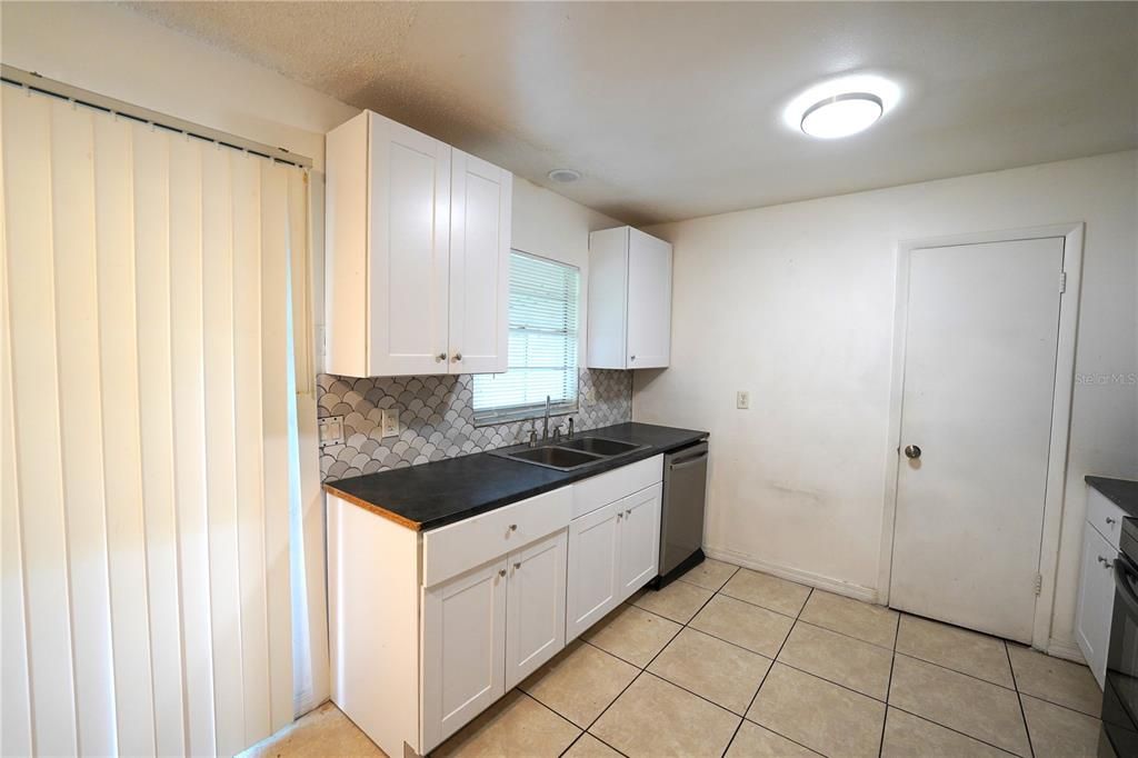 En Venta: $279,000 (2 camas, 2 baños, 1000 Pies cuadrados)