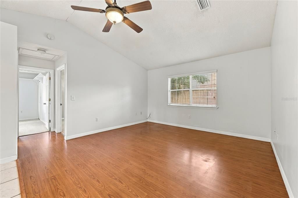 For Sale: $350,000 (3 beds, 2 baths, 1764 Square Feet)