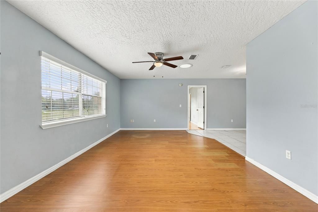For Sale: $350,000 (3 beds, 2 baths, 1764 Square Feet)