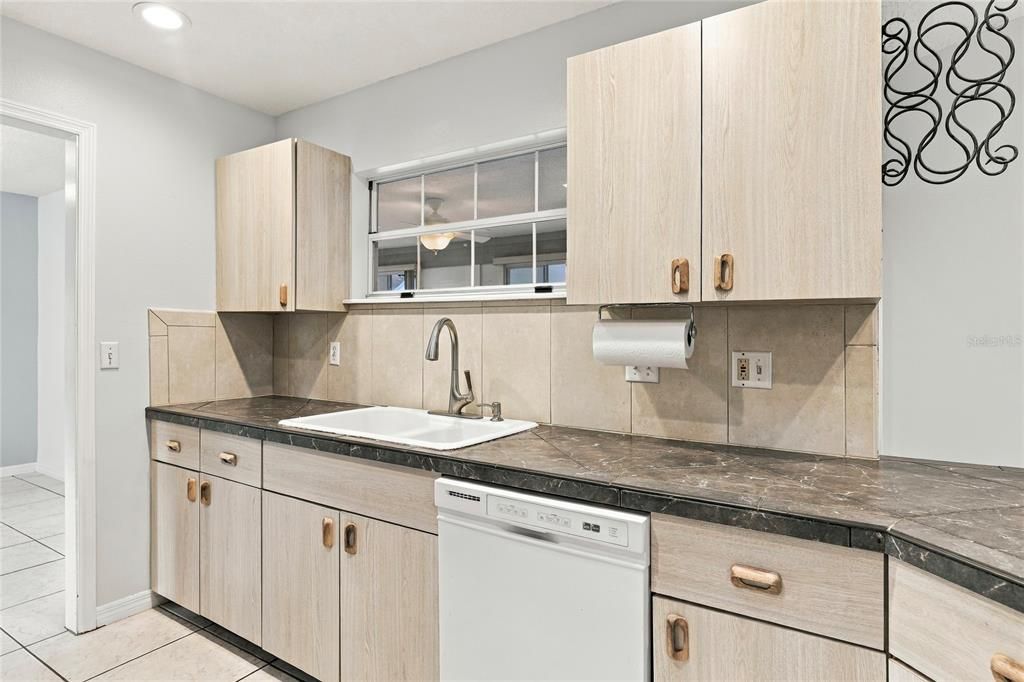 For Sale: $350,000 (3 beds, 2 baths, 1764 Square Feet)