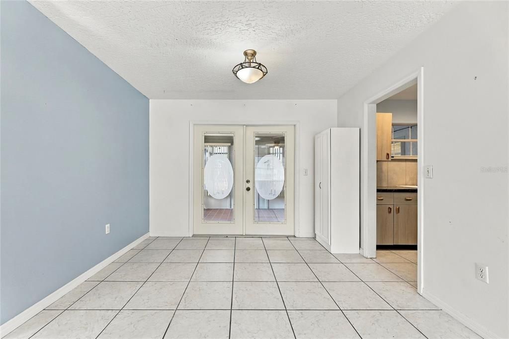 For Sale: $350,000 (3 beds, 2 baths, 1764 Square Feet)