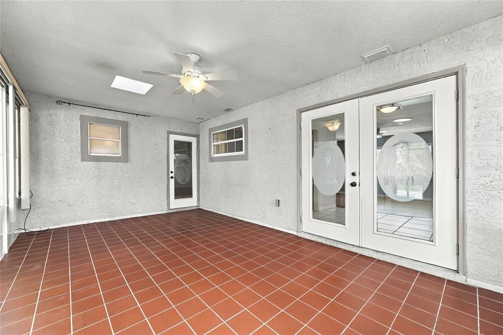 For Sale: $350,000 (3 beds, 2 baths, 1764 Square Feet)