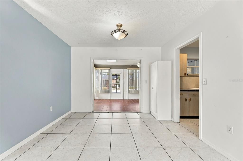 For Sale: $350,000 (3 beds, 2 baths, 1764 Square Feet)