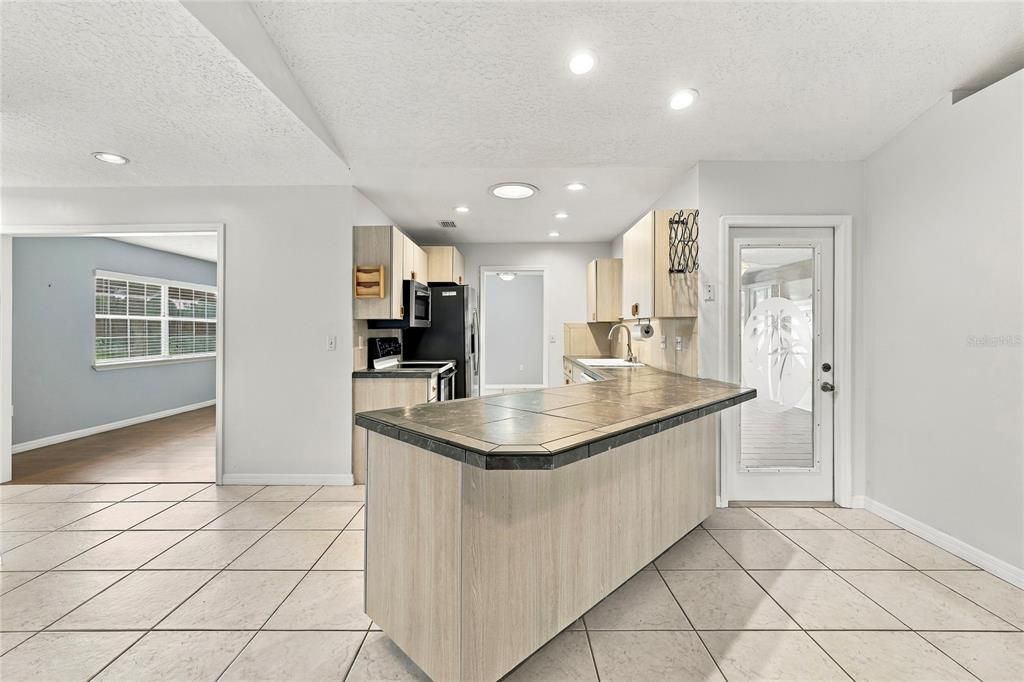 For Sale: $350,000 (3 beds, 2 baths, 1764 Square Feet)