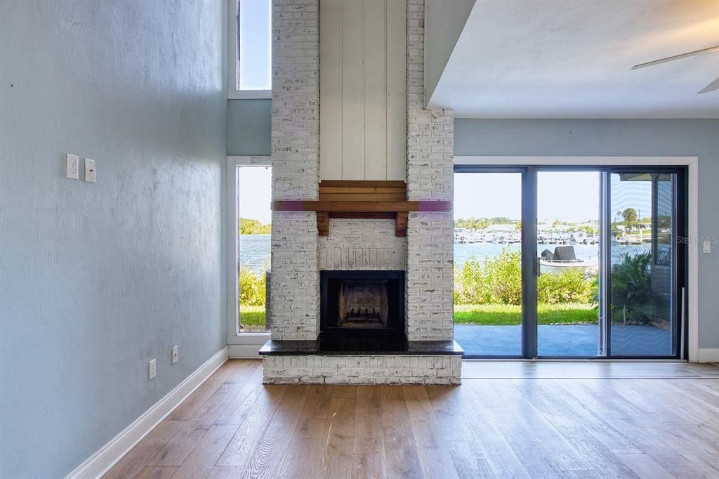 For Rent: $3,800 (3 beds, 2 baths, 1702 Square Feet)