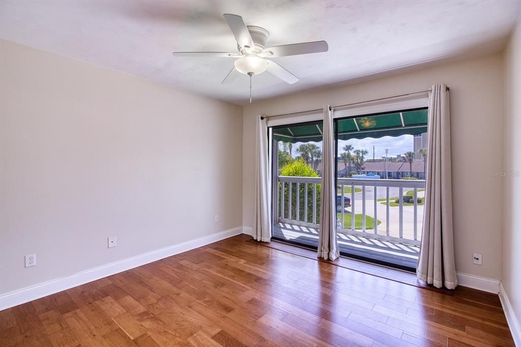 For Rent: $3,800 (3 beds, 2 baths, 1702 Square Feet)