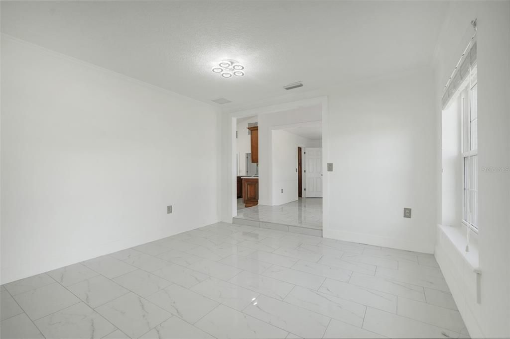 На продажу: $735,000 (4 спален, 2 ванн, 2371 Квадратных фут)