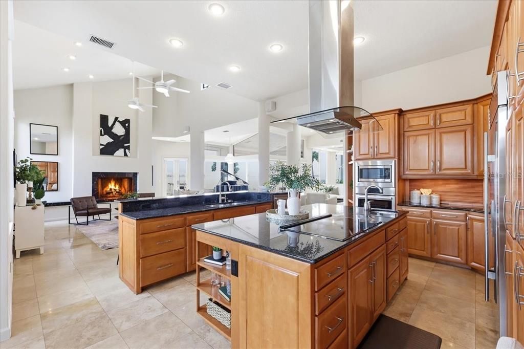 En Venta: $4,695,000 (6 camas, 6 baños, 8157 Pies cuadrados)