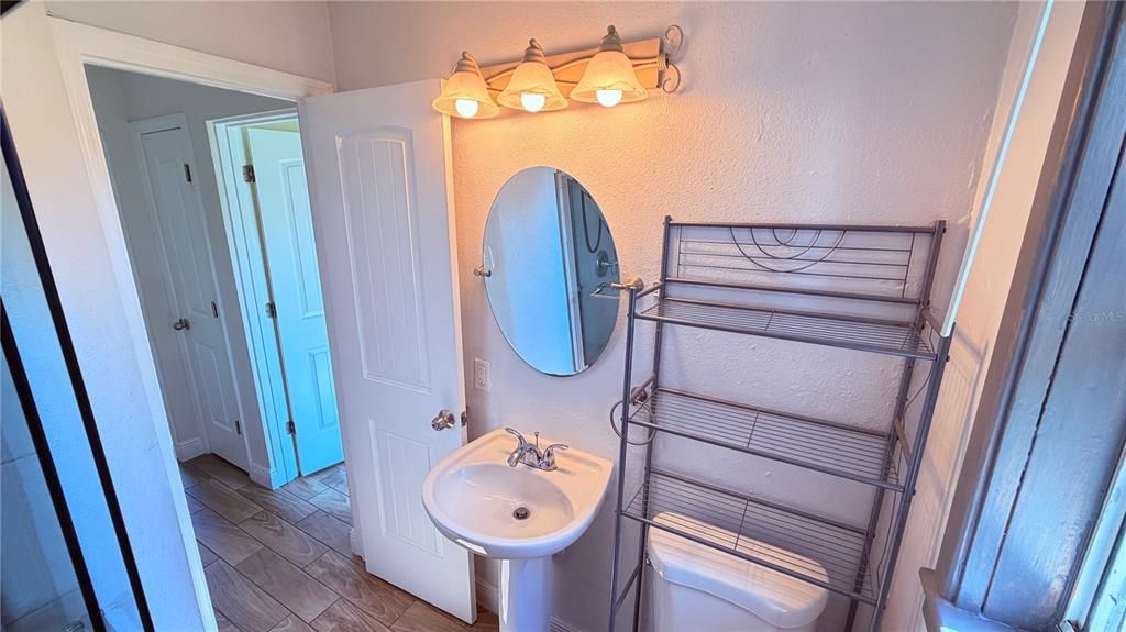 For Rent: $1,550 (2 beds, 1 baths, 1236 Square Feet)