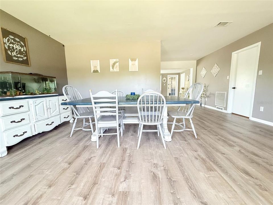 En Venta: $470,000 (5 camas, 3 baños, 2059 Pies cuadrados)