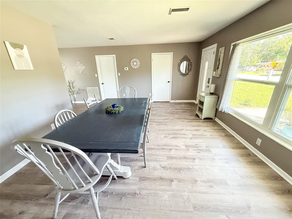 En Venta: $470,000 (5 camas, 3 baños, 2059 Pies cuadrados)
