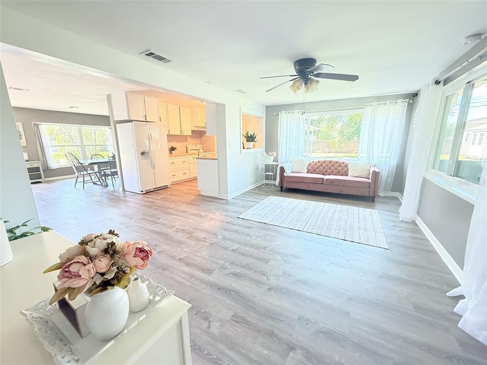 En Venta: $470,000 (5 camas, 3 baños, 2059 Pies cuadrados)