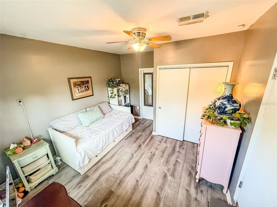 En Venta: $470,000 (5 camas, 3 baños, 2059 Pies cuadrados)