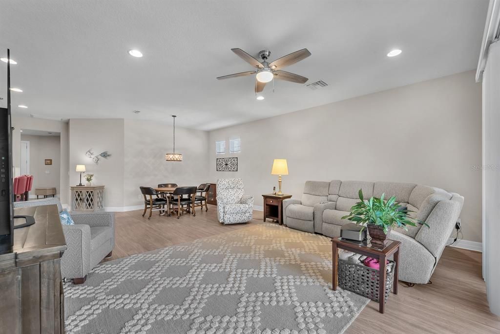 For Sale: $435,000 (3 beds, 2 baths, 1993 Square Feet)