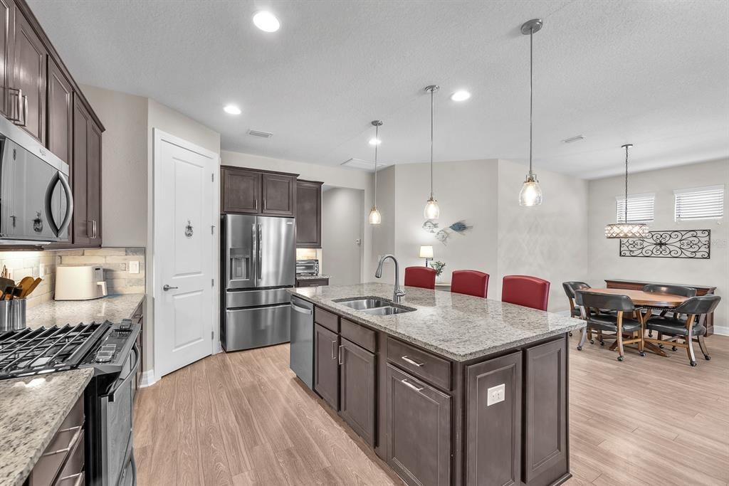 For Sale: $435,000 (3 beds, 2 baths, 1993 Square Feet)
