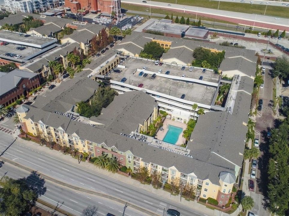 For Sale: $168,000 (1 beds, 1 baths, 867 Square Feet)