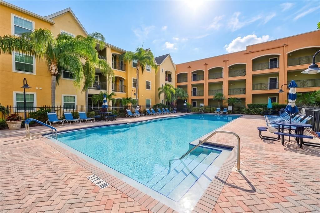 For Sale: $168,000 (1 beds, 1 baths, 867 Square Feet)
