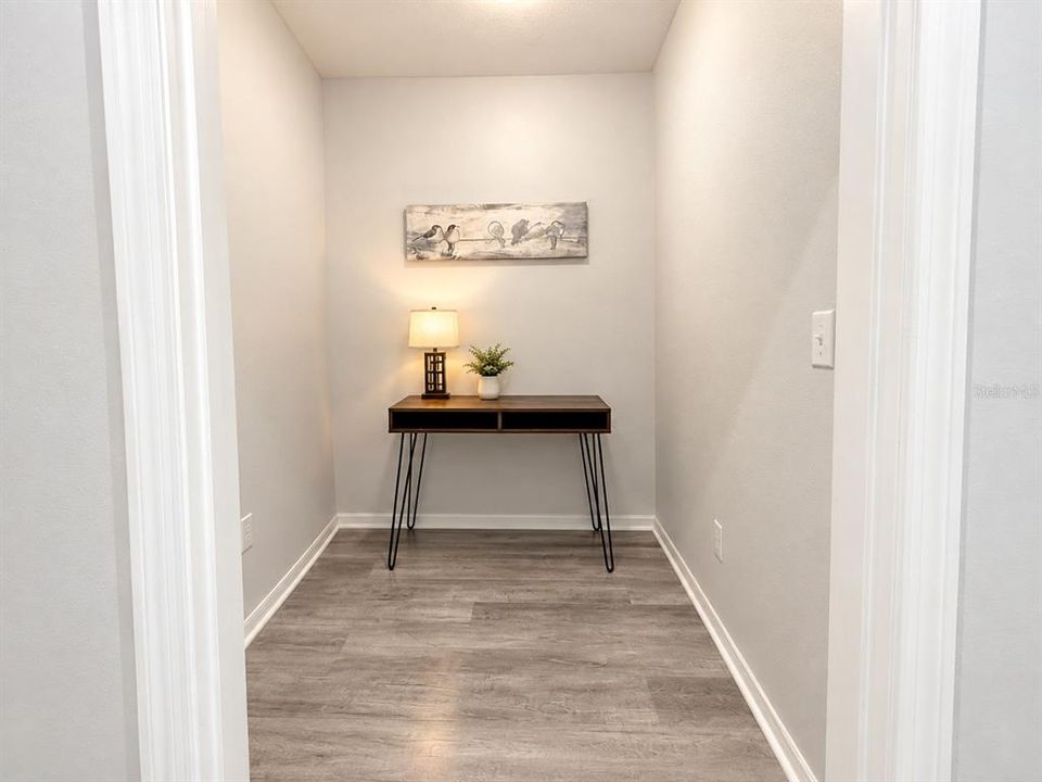 For Sale: $168,000 (1 beds, 1 baths, 867 Square Feet)