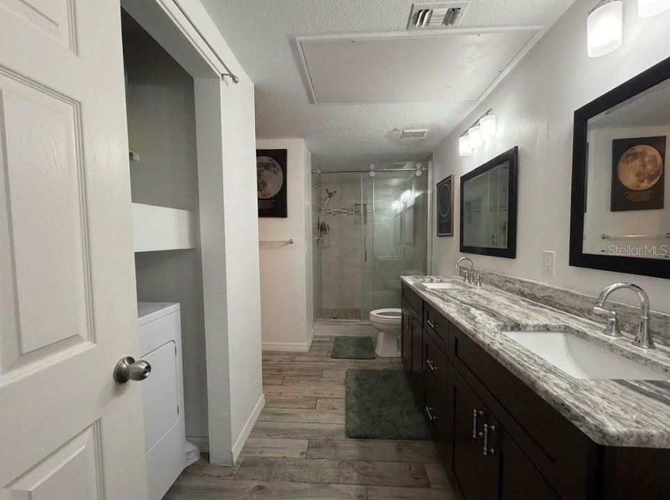 For Sale: $168,000 (1 beds, 1 baths, 867 Square Feet)