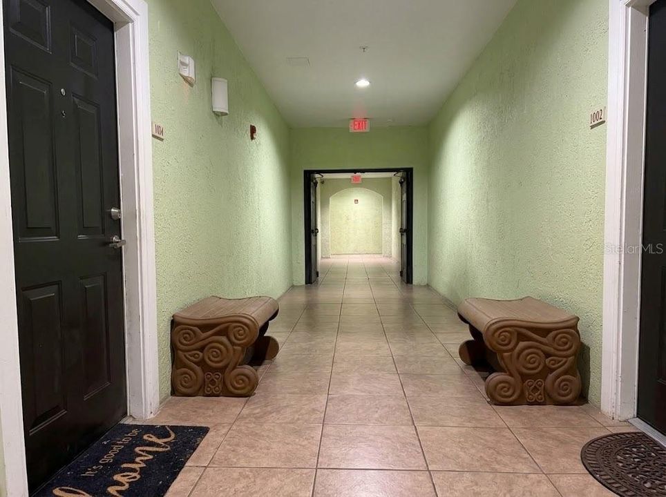 For Sale: $168,000 (1 beds, 1 baths, 867 Square Feet)