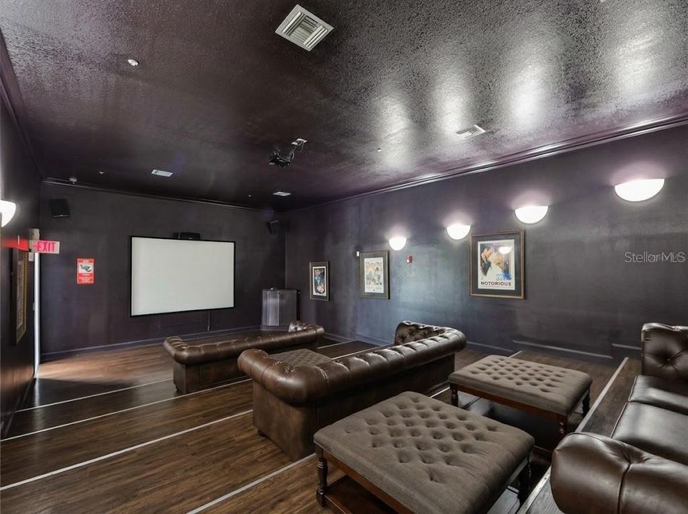 For Sale: $168,000 (1 beds, 1 baths, 867 Square Feet)