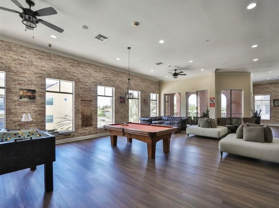 For Sale: $168,000 (1 beds, 1 baths, 867 Square Feet)