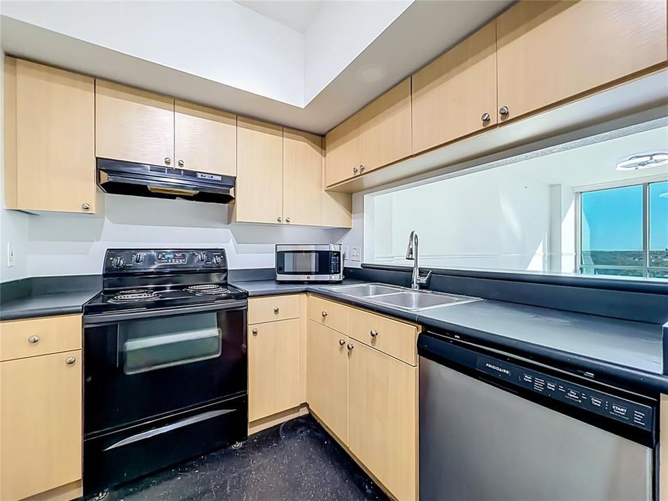 For Rent: $3,450 (3 beds, 2 baths, 1514 Square Feet)