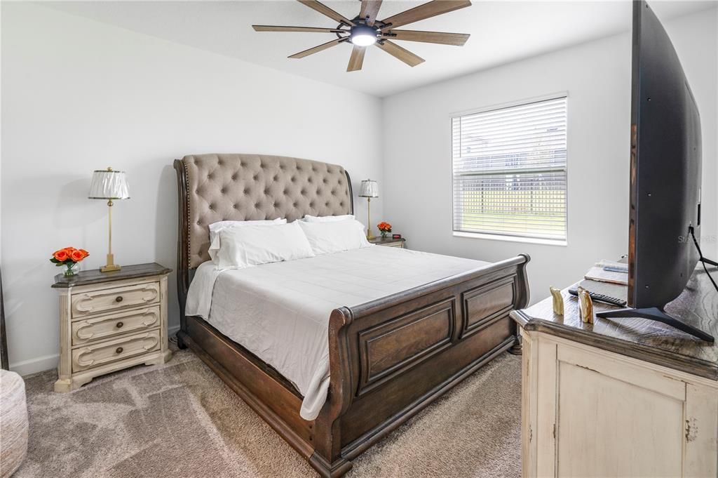 En Venta: $439,999 (4 camas, 2 baños, 2108 Pies cuadrados)