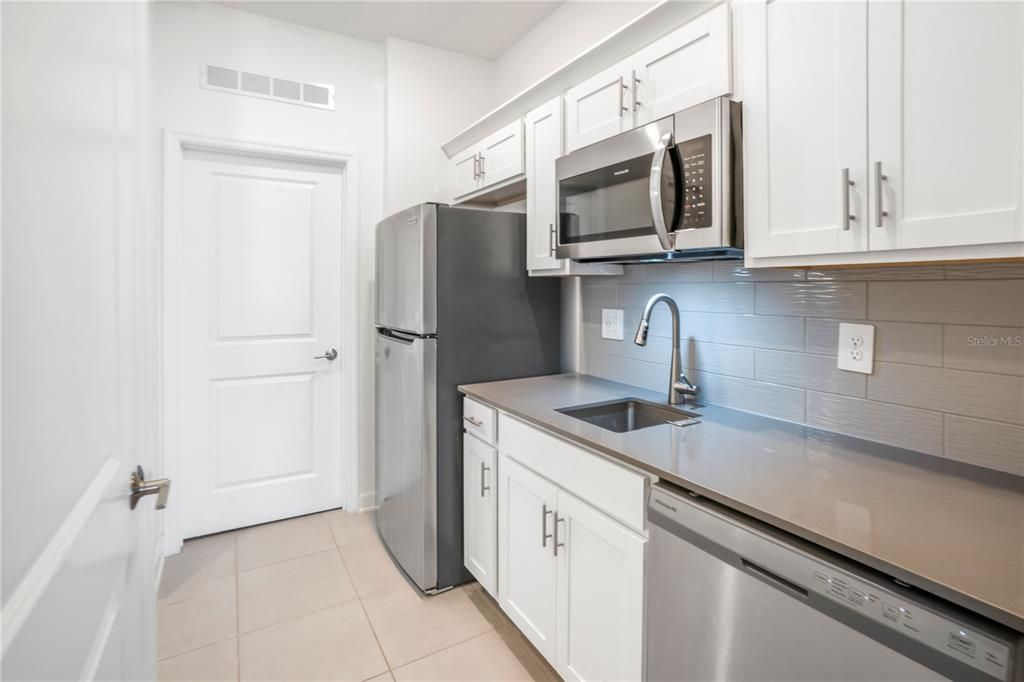 En Venta: $439,999 (4 camas, 2 baños, 2108 Pies cuadrados)