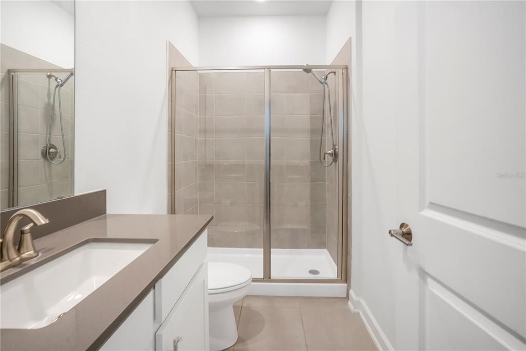 En Venta: $439,999 (4 camas, 2 baños, 2108 Pies cuadrados)