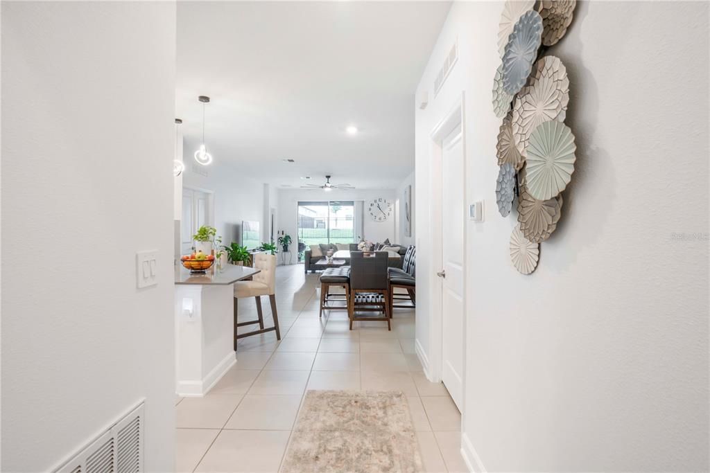 En Venta: $439,999 (4 camas, 2 baños, 2108 Pies cuadrados)