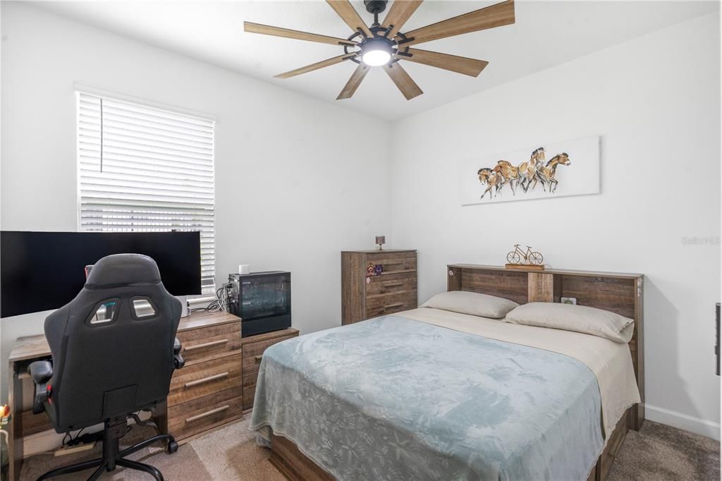 En Venta: $439,999 (4 camas, 2 baños, 2108 Pies cuadrados)