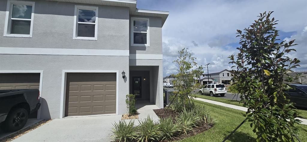 For Rent: $2,100 (3 beds, 2 baths, 1801 Square Feet)