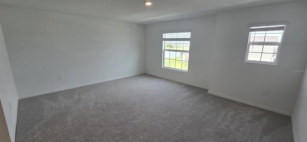 For Rent: $2,100 (3 beds, 2 baths, 1801 Square Feet)