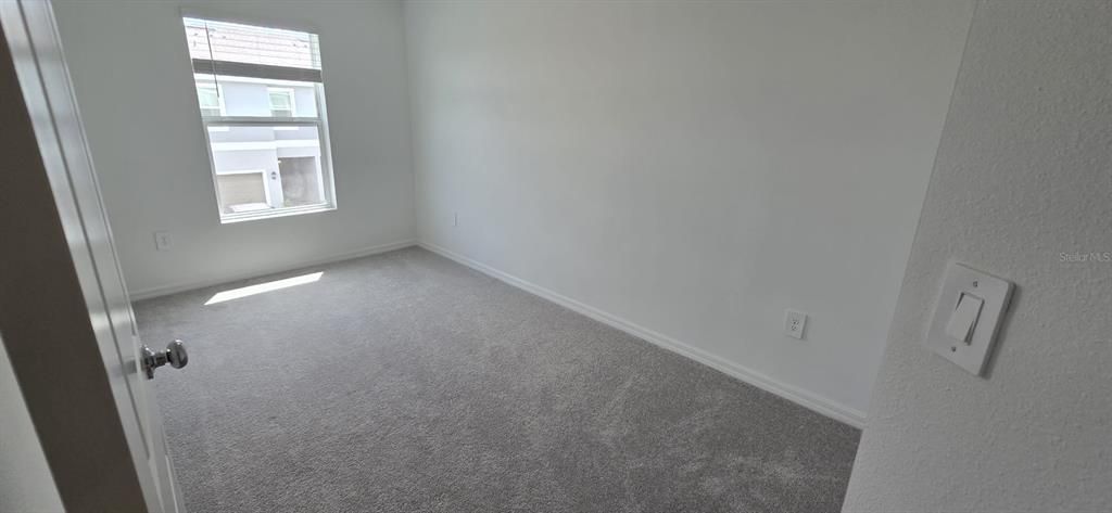 For Rent: $2,100 (3 beds, 2 baths, 1801 Square Feet)