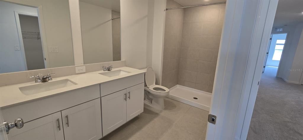 For Rent: $2,100 (3 beds, 2 baths, 1801 Square Feet)