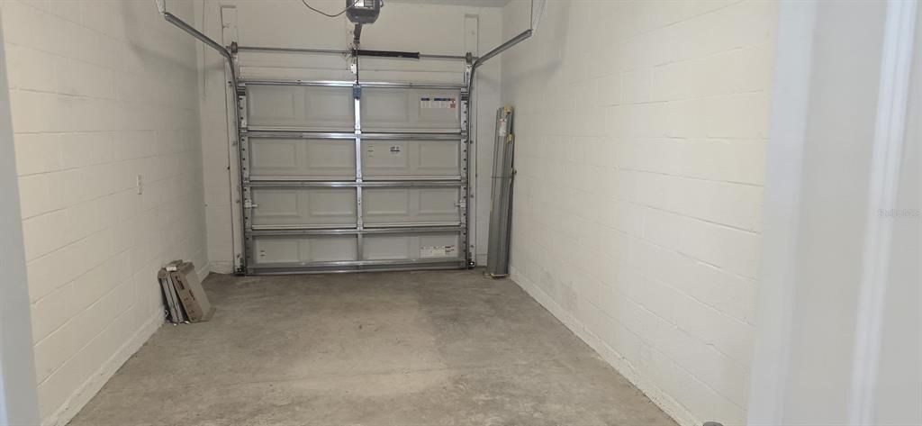 For Rent: $2,100 (3 beds, 2 baths, 1801 Square Feet)