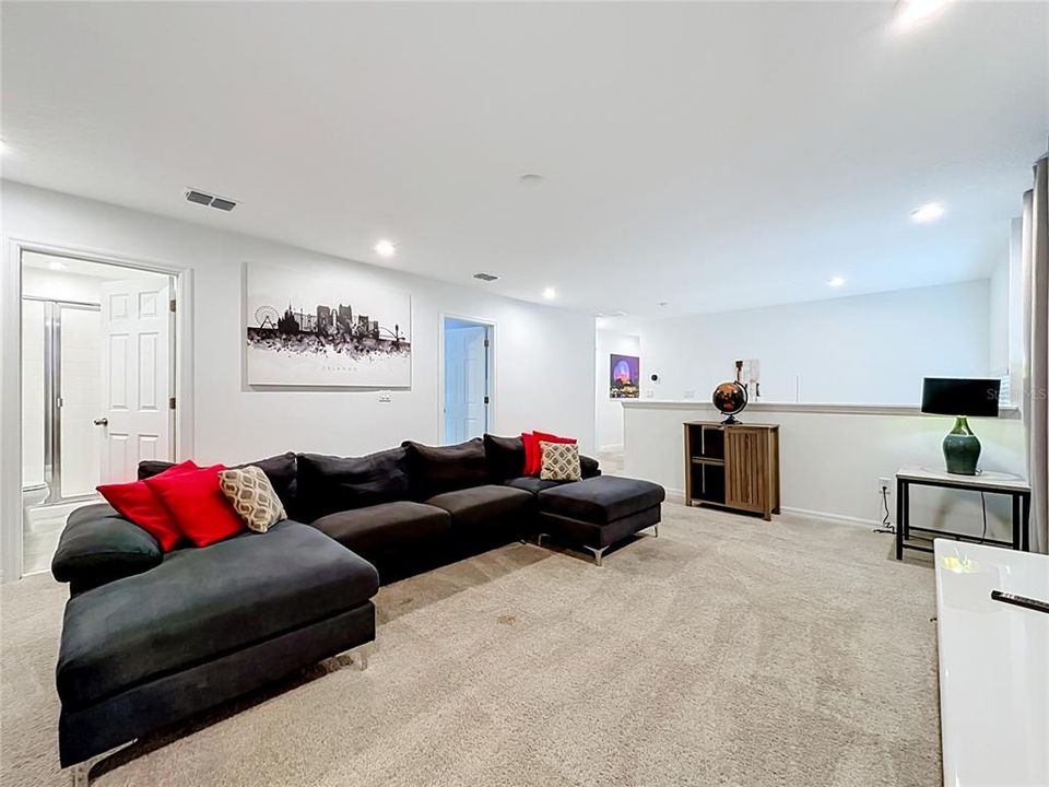 En Venta: $549,000 (6 camas, 4 baños, 2987 Pies cuadrados)