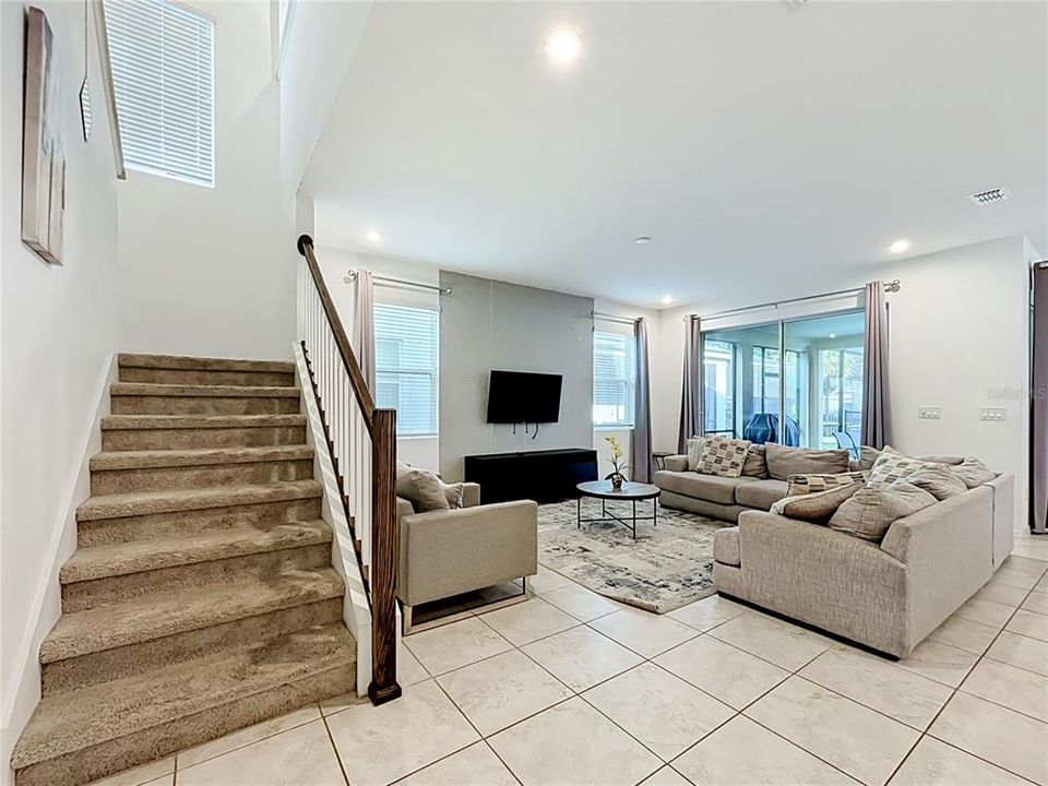 En Venta: $549,000 (6 camas, 4 baños, 2987 Pies cuadrados)