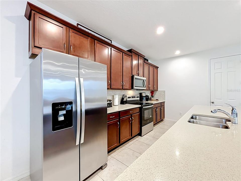 En Venta: $549,000 (6 camas, 4 baños, 2987 Pies cuadrados)