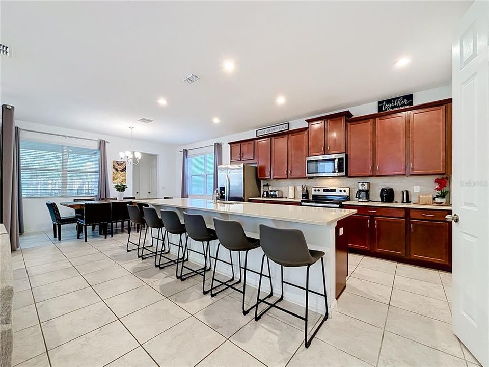 En Venta: $549,000 (6 camas, 4 baños, 2987 Pies cuadrados)