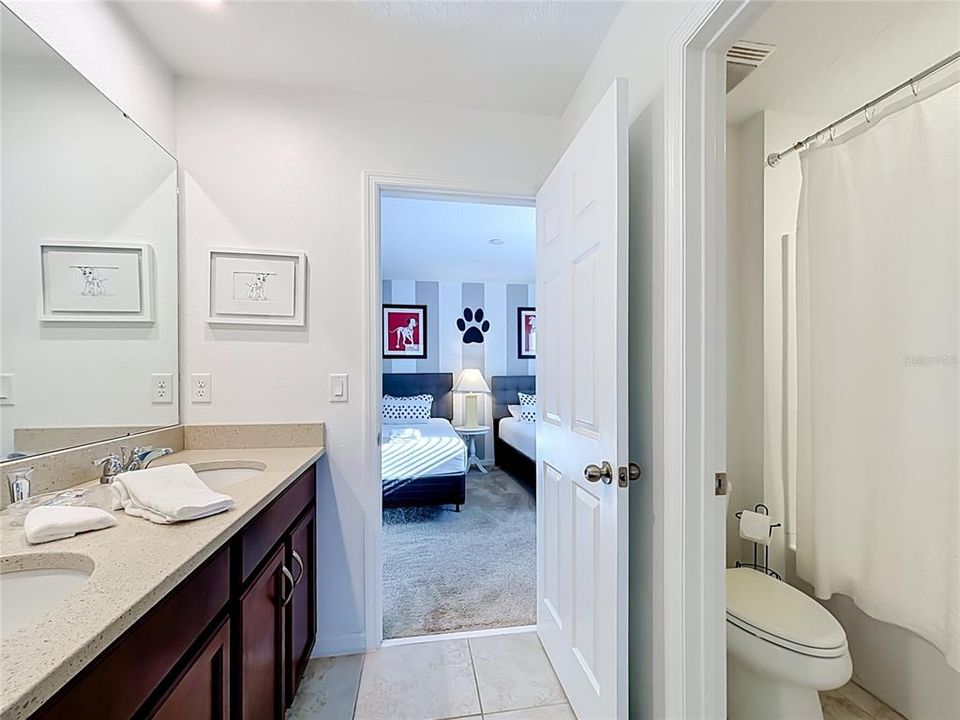 En Venta: $549,000 (6 camas, 4 baños, 2987 Pies cuadrados)